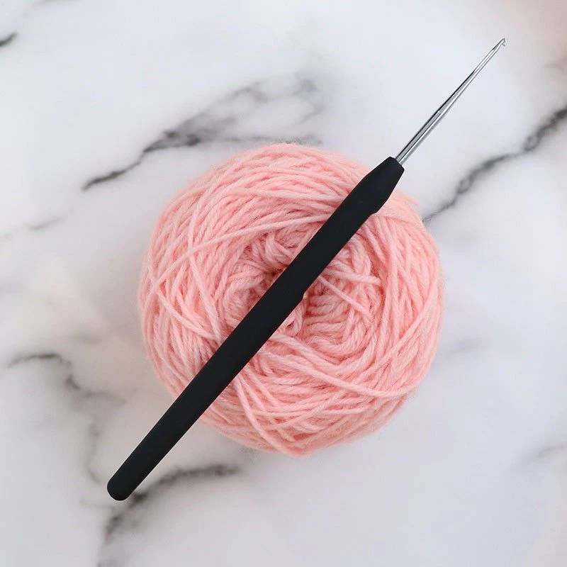 Steel Crochet Hook With Ergonomic Handle - Image 6