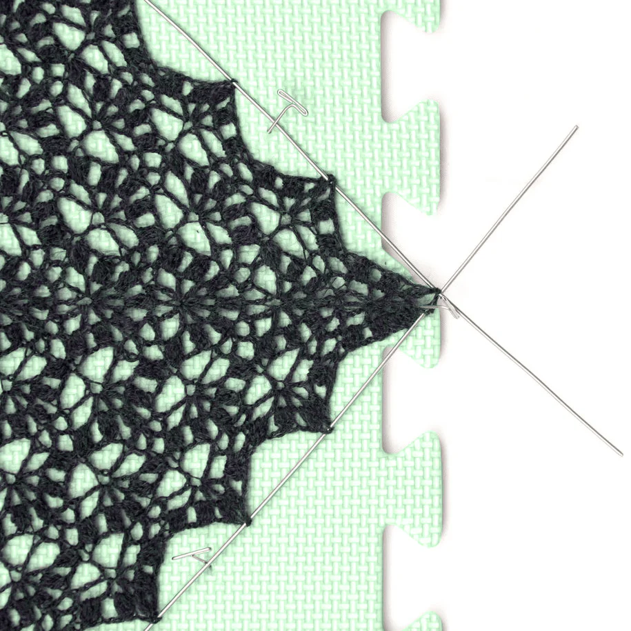 Lace Blocking Wires - Image 2