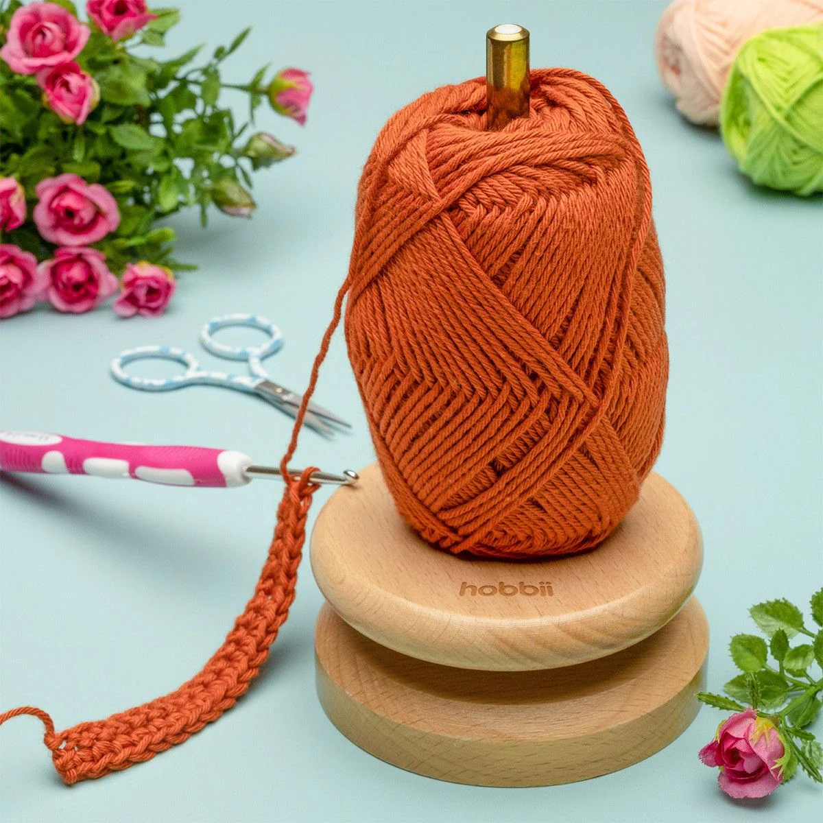 Wooden Yarn Holder - Image 2