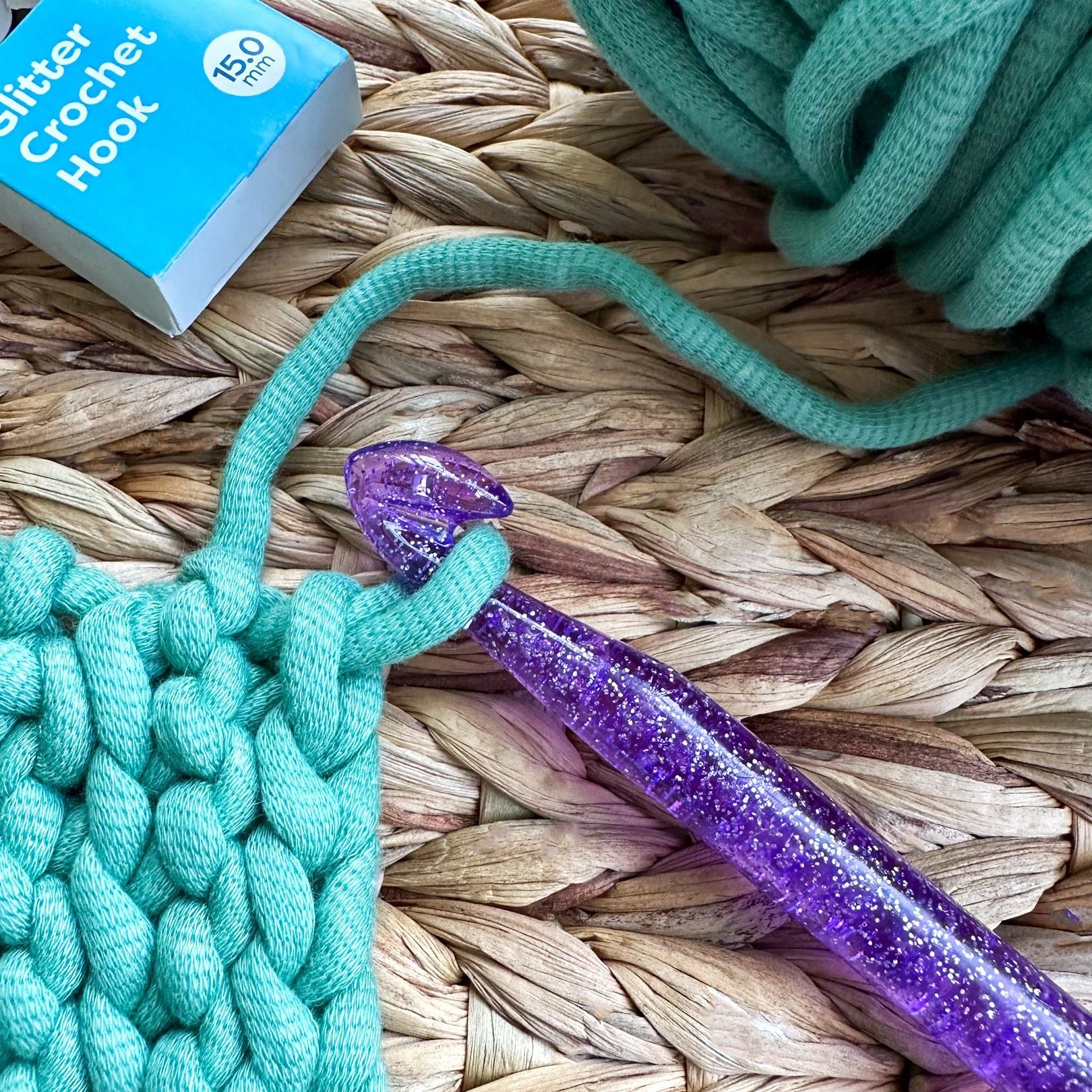 Glitter Crochet Hook - Image 9