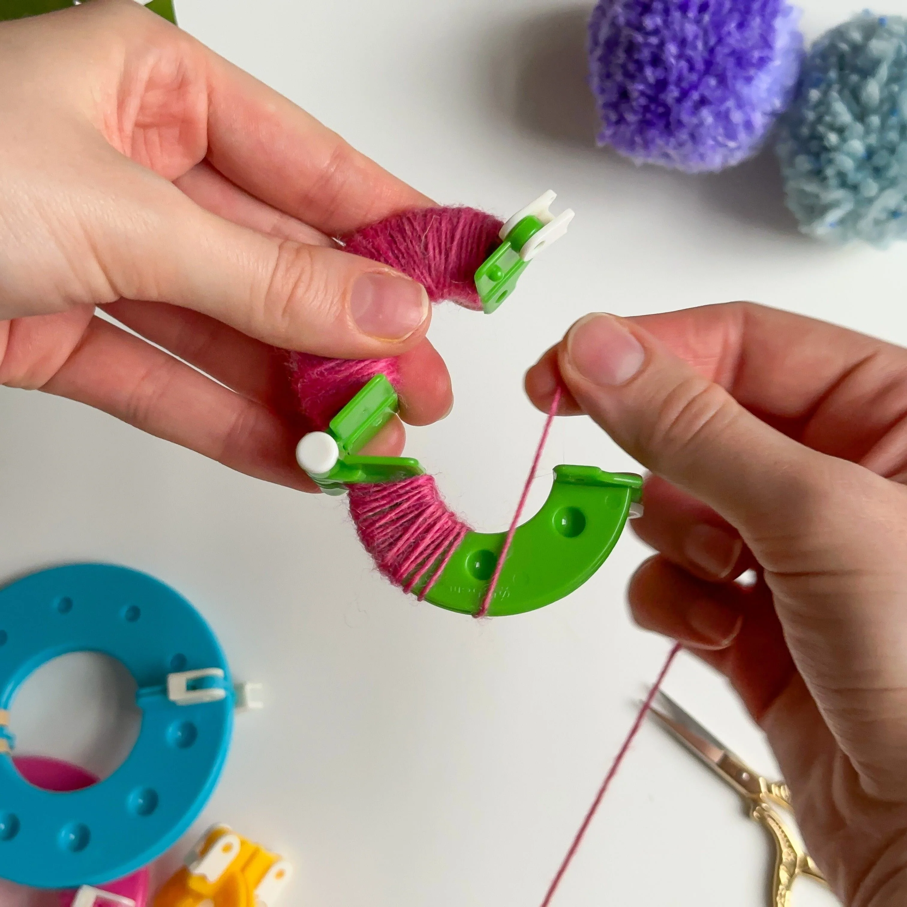 Hoop Pompom Maker Set - Image 6