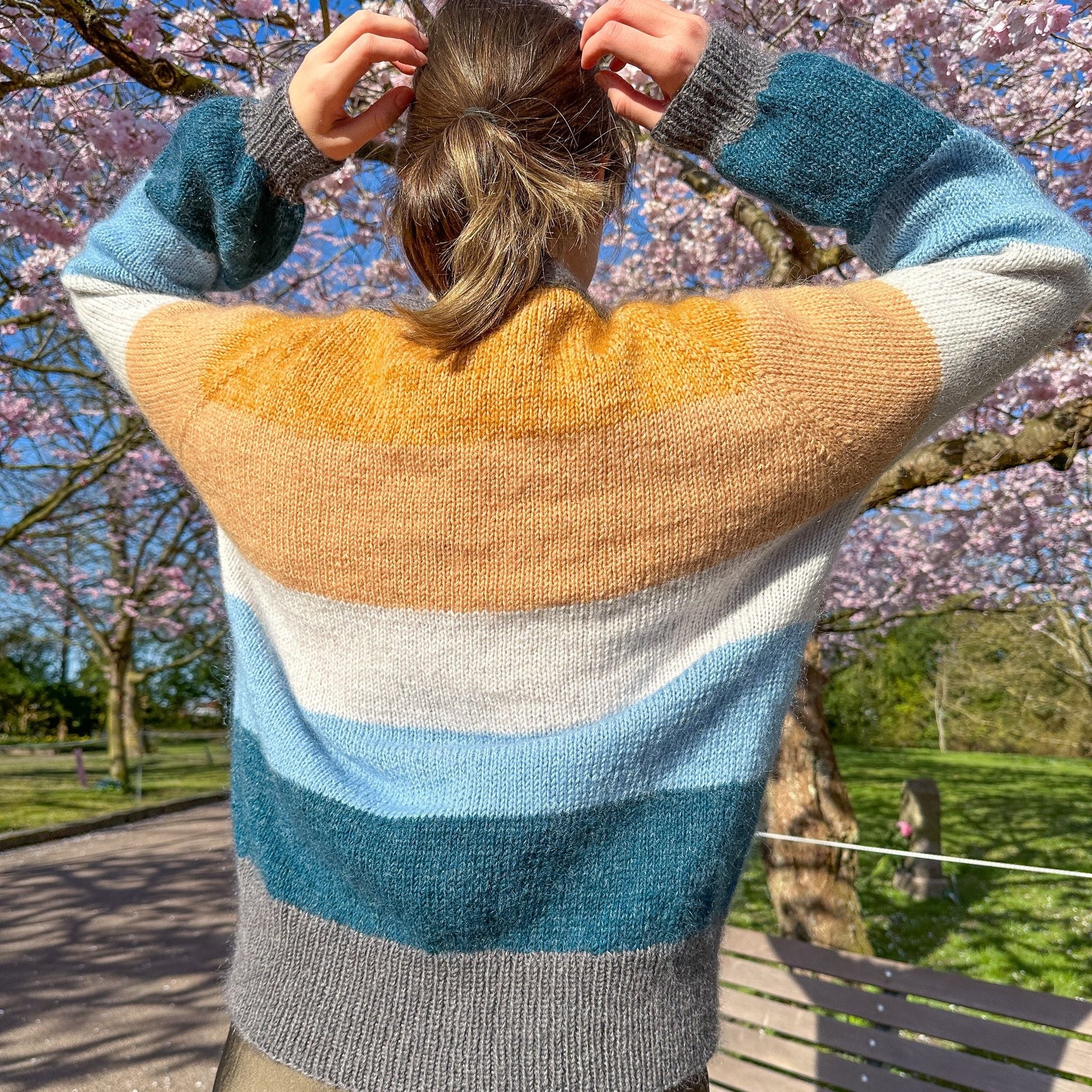 Brede Striber - Short Cardigan - Image 3