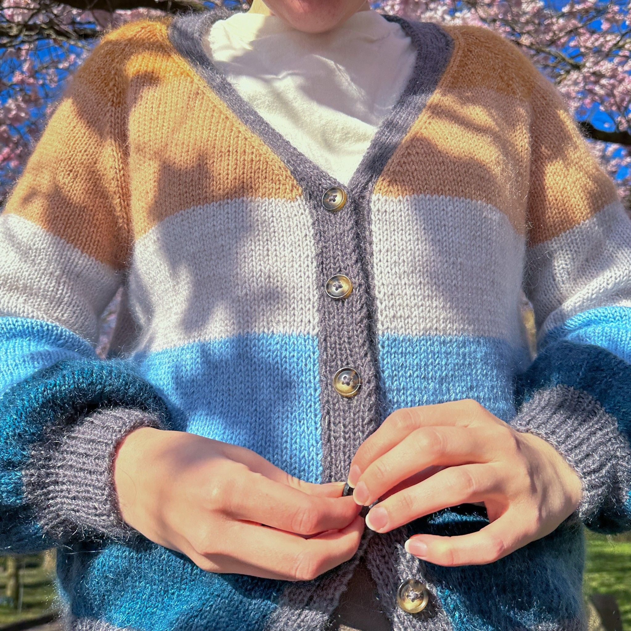 Brede Striber - Short Cardigan - Image 7