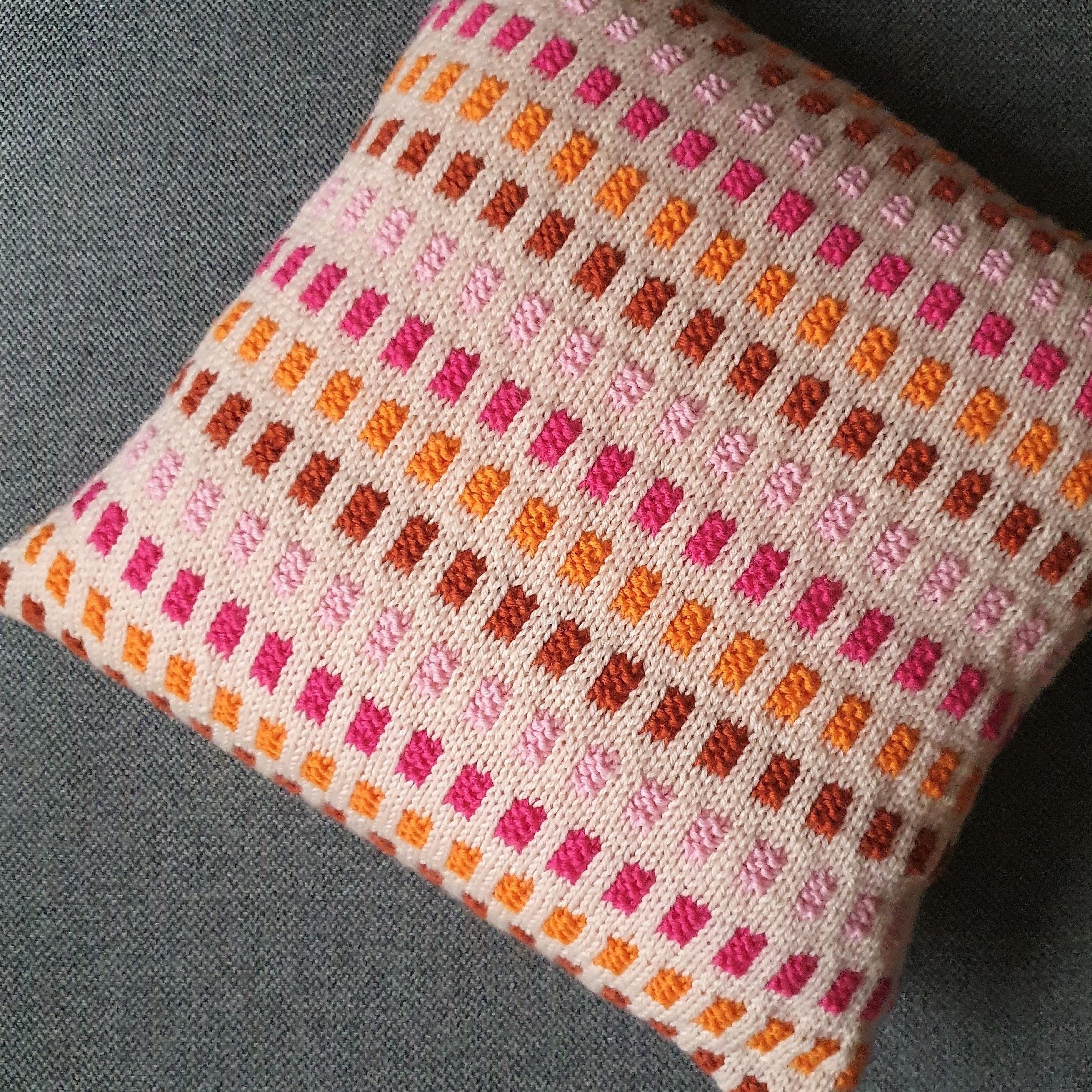 Lulo - Pillow - Image 2