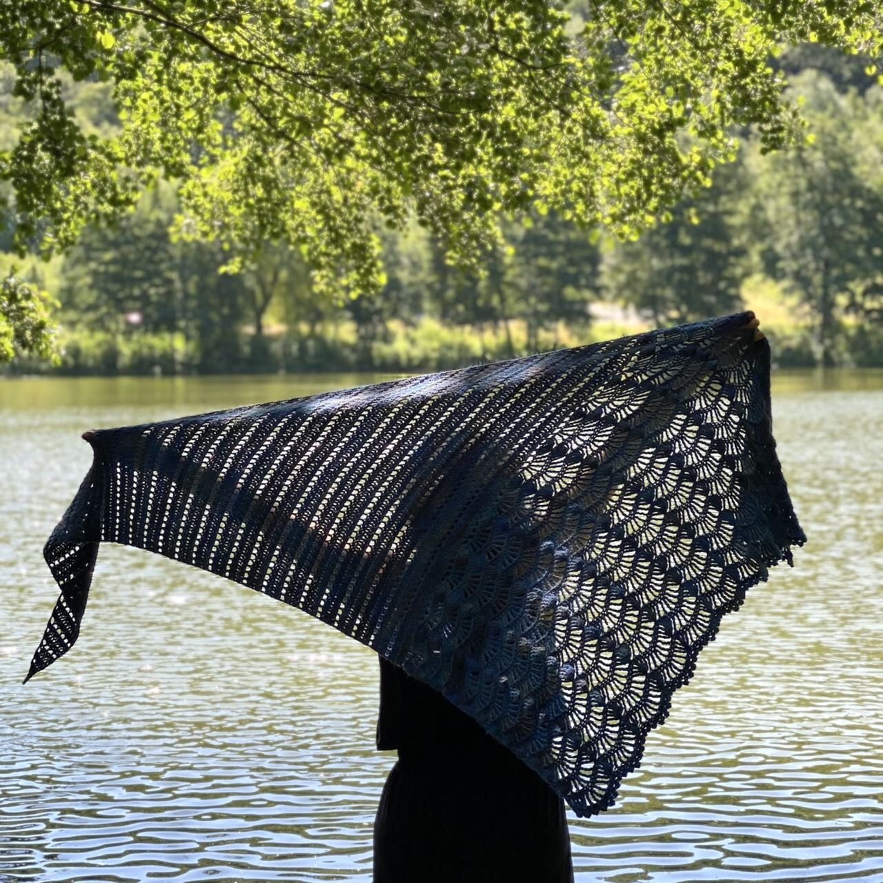 Winter Glow - Shawl - Image 5