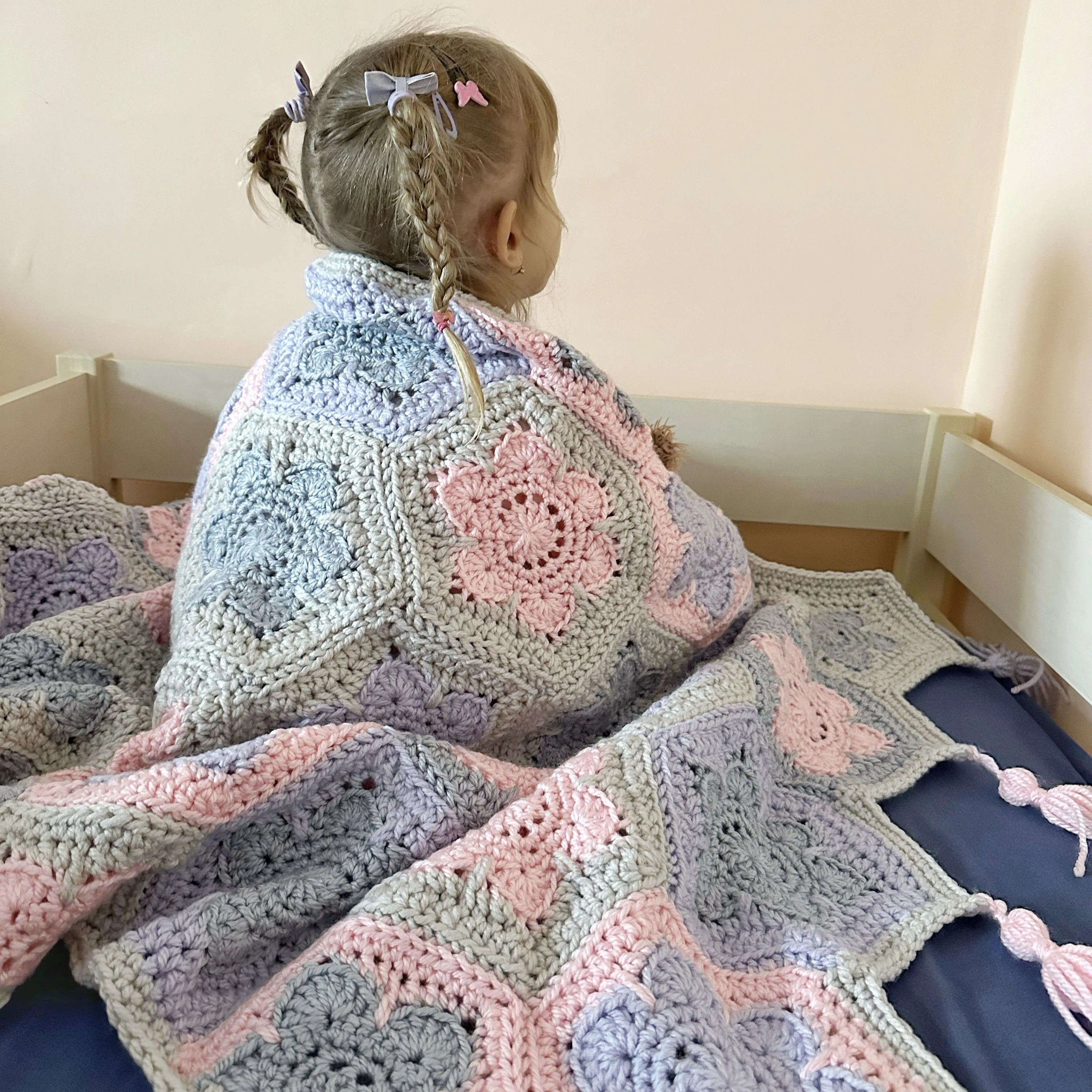 Cozy Hexi Flower - Blanket - Image 5
