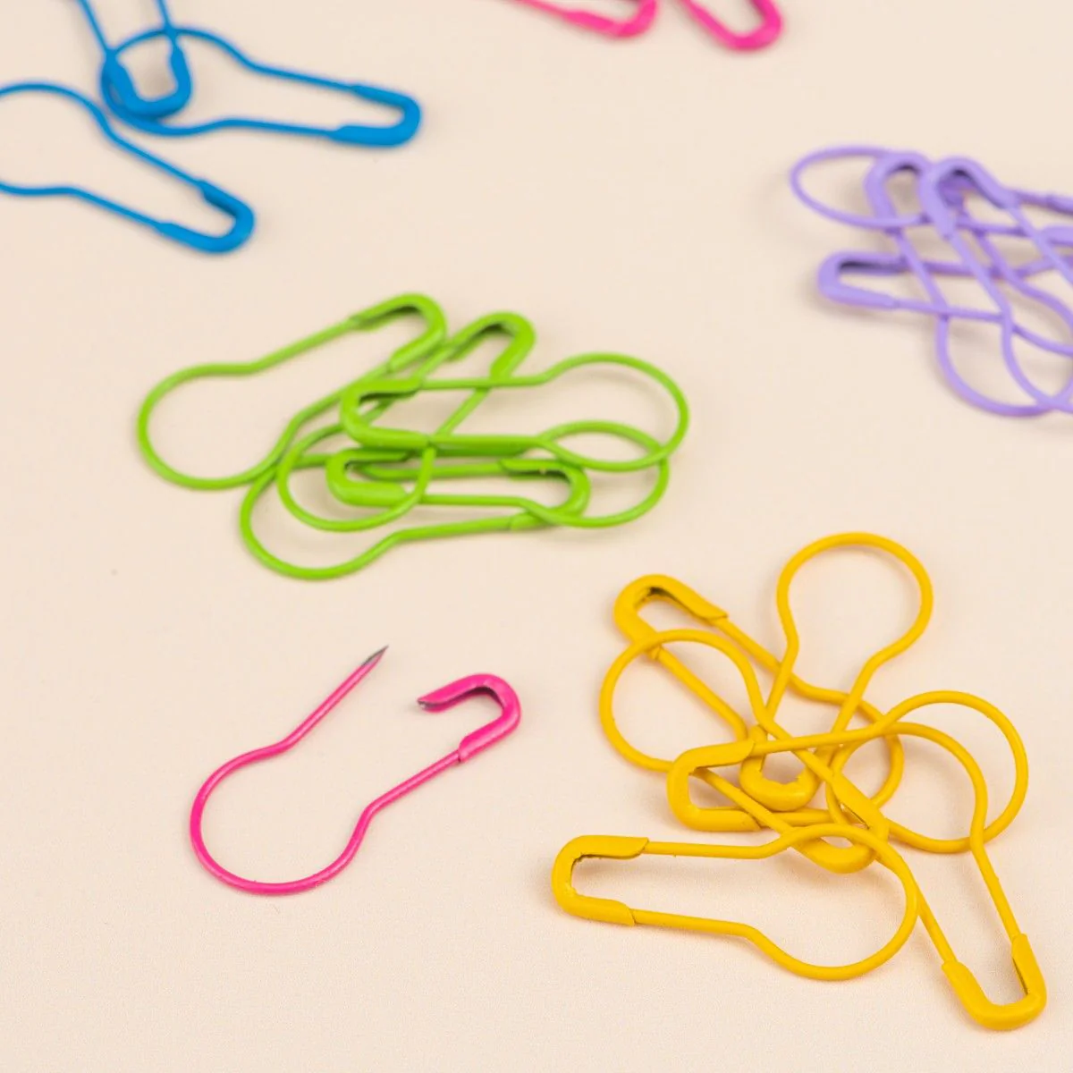 Box of Stitch Markers - Metal - Image 3