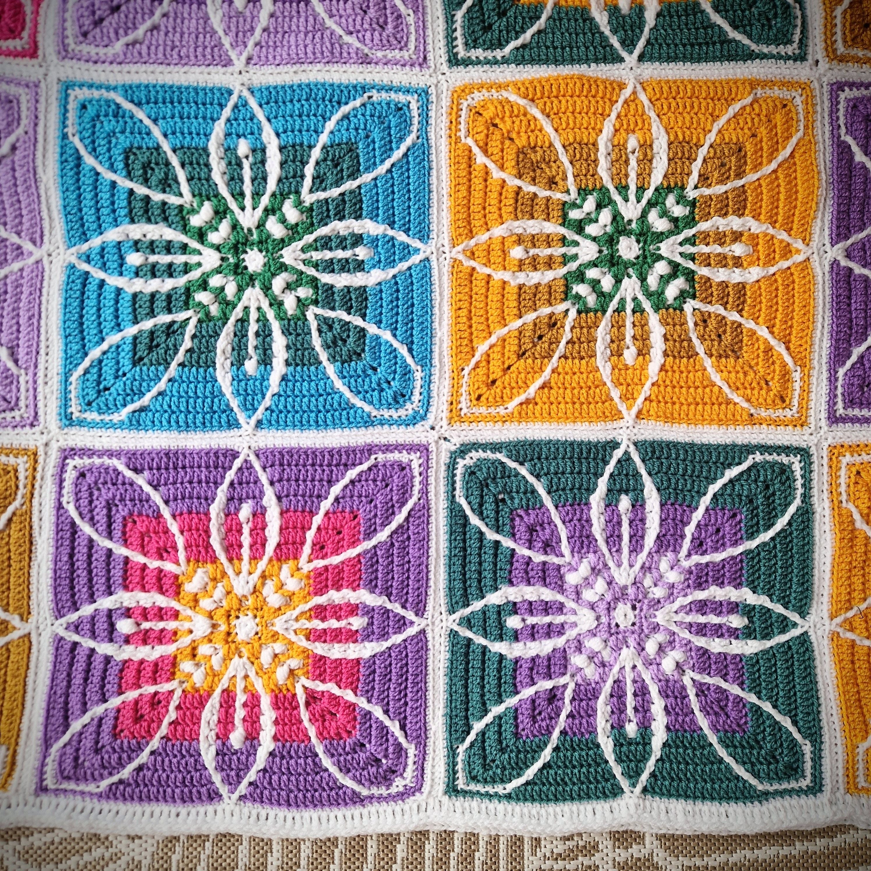 FloralWhiteTea - Blanket - Image 4