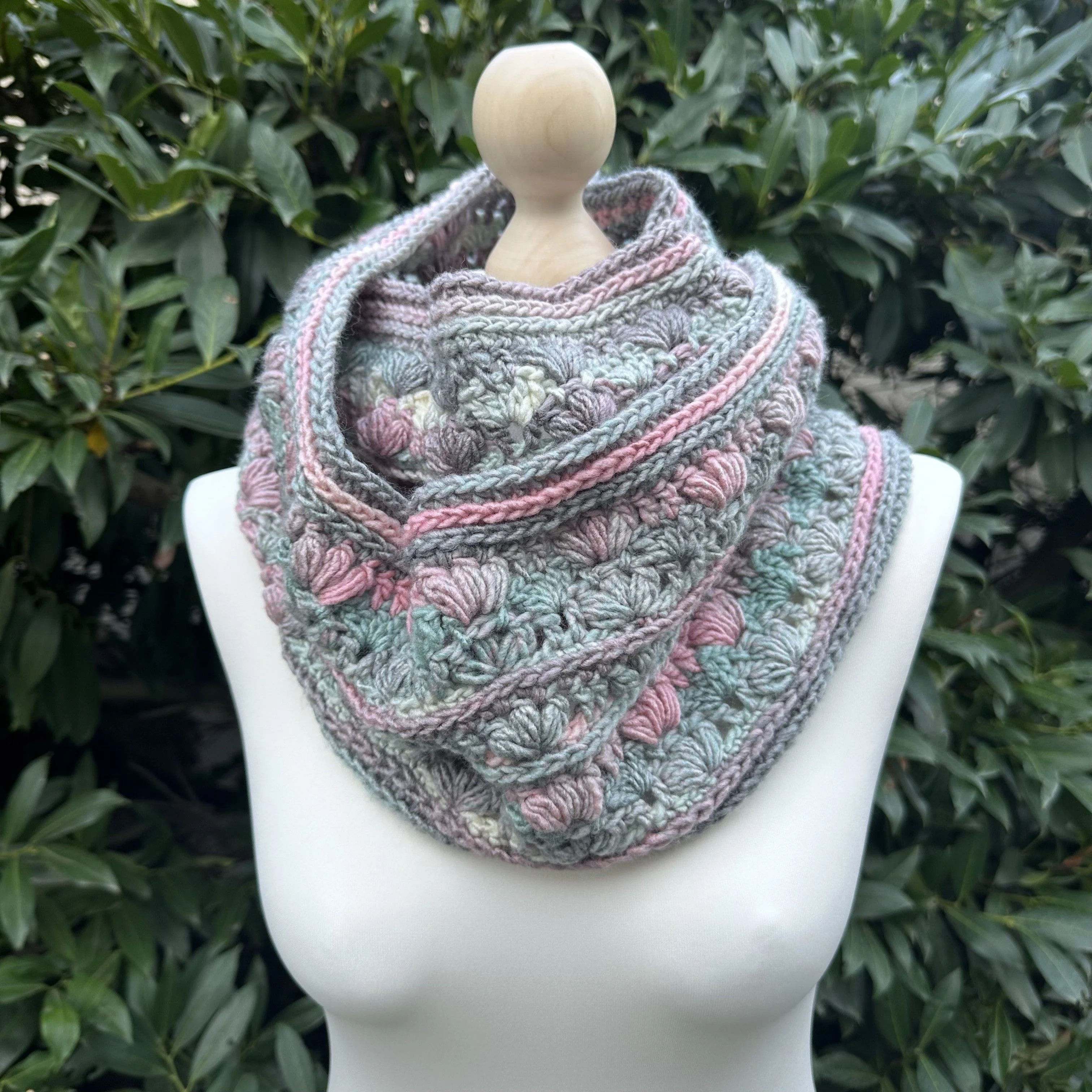 Amarië - Infinity Cowl - Image 3
