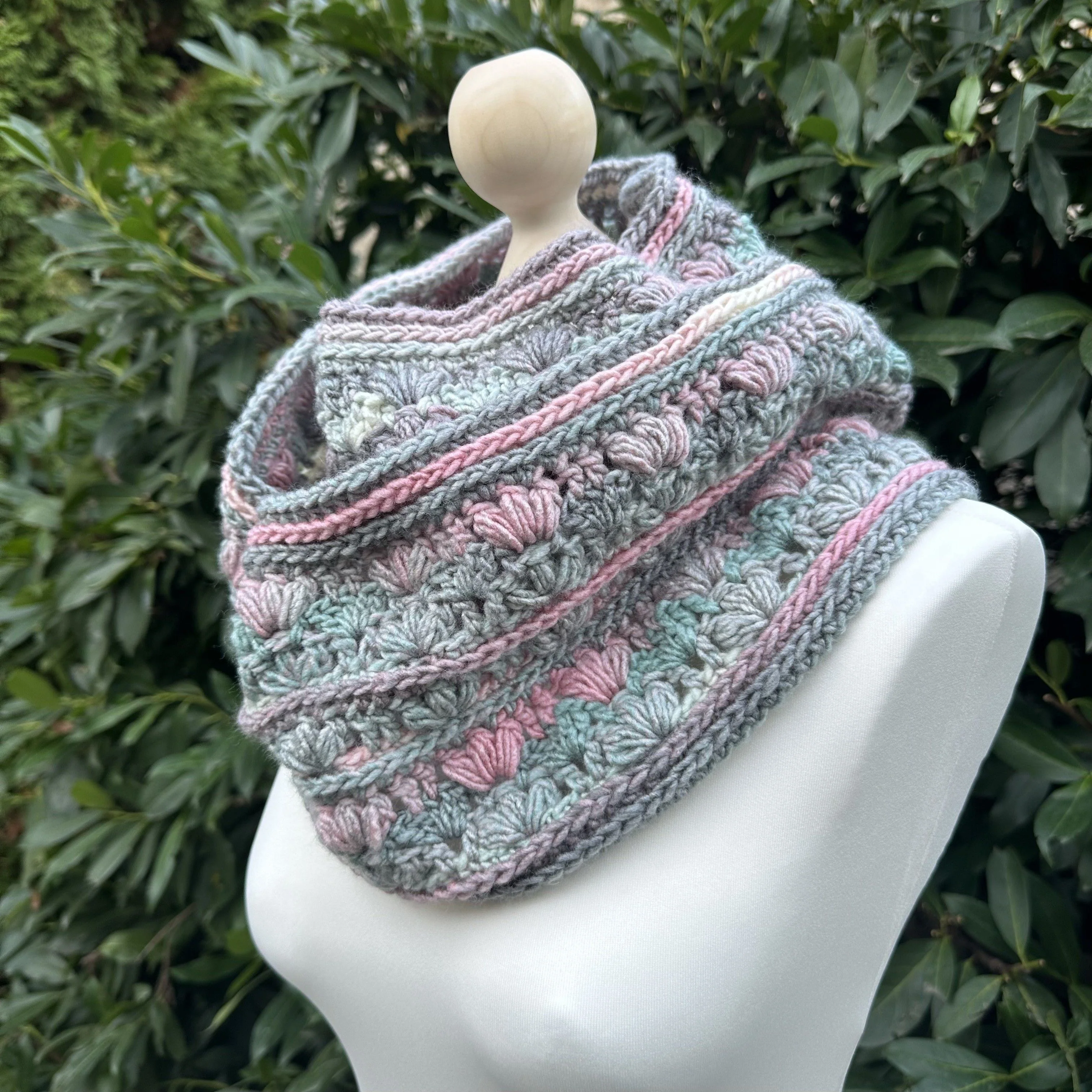 Amarië - Infinity Cowl - Image 4