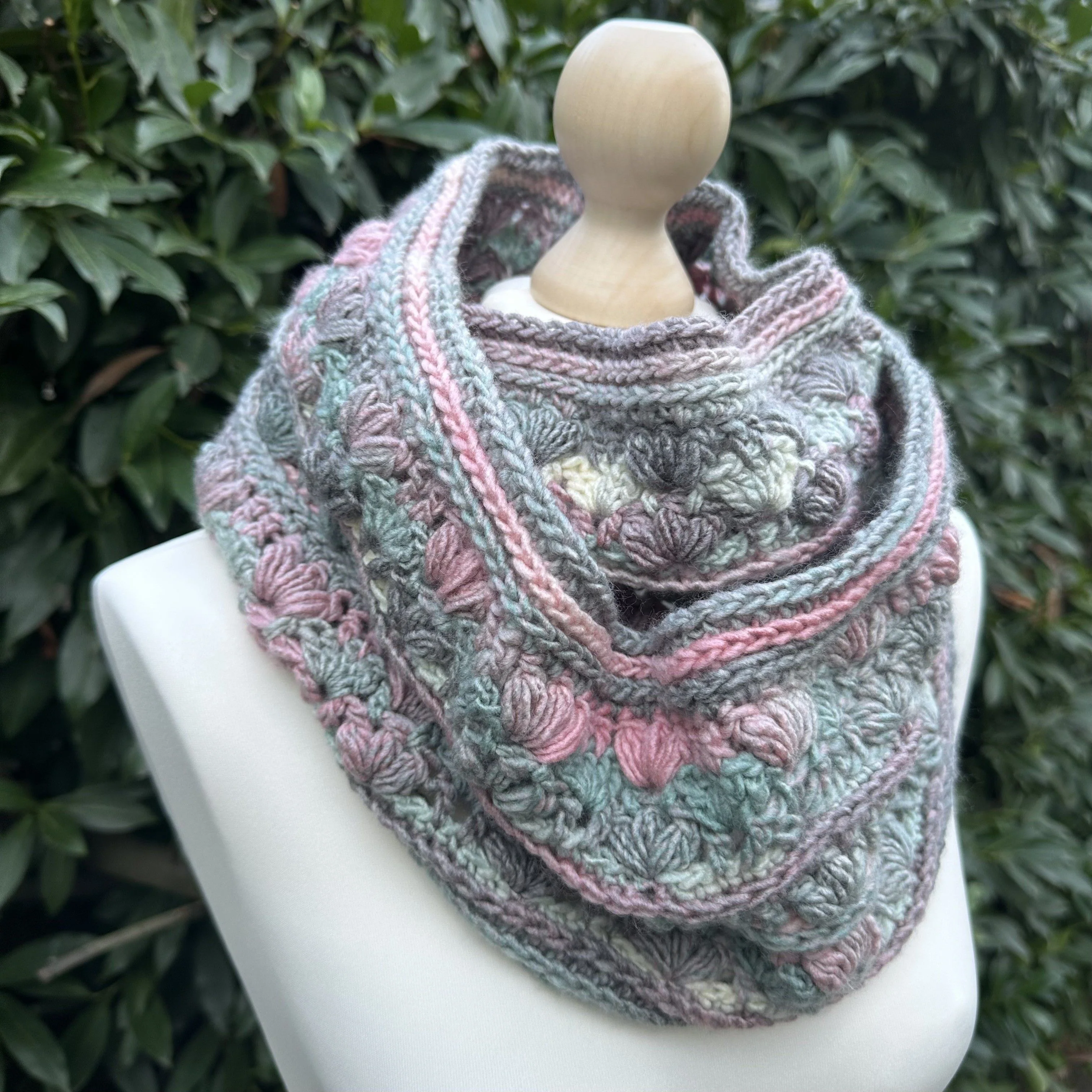Amarië - Infinity Cowl - Image 5