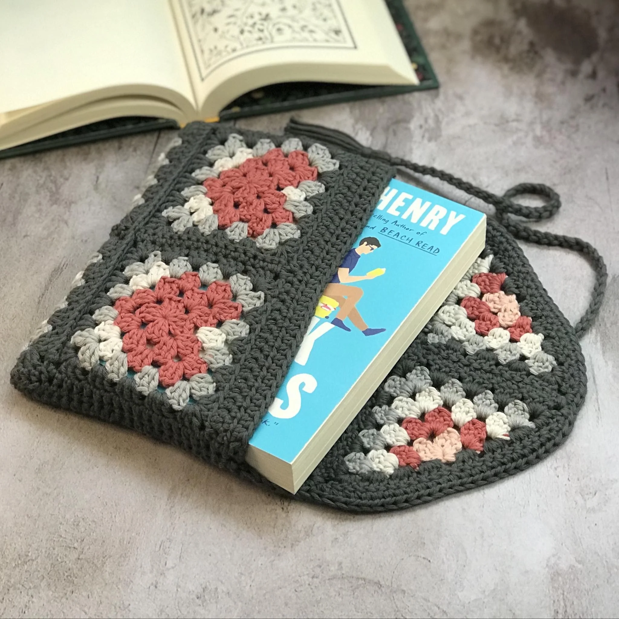 Stevie - Book Cozy - Image 3