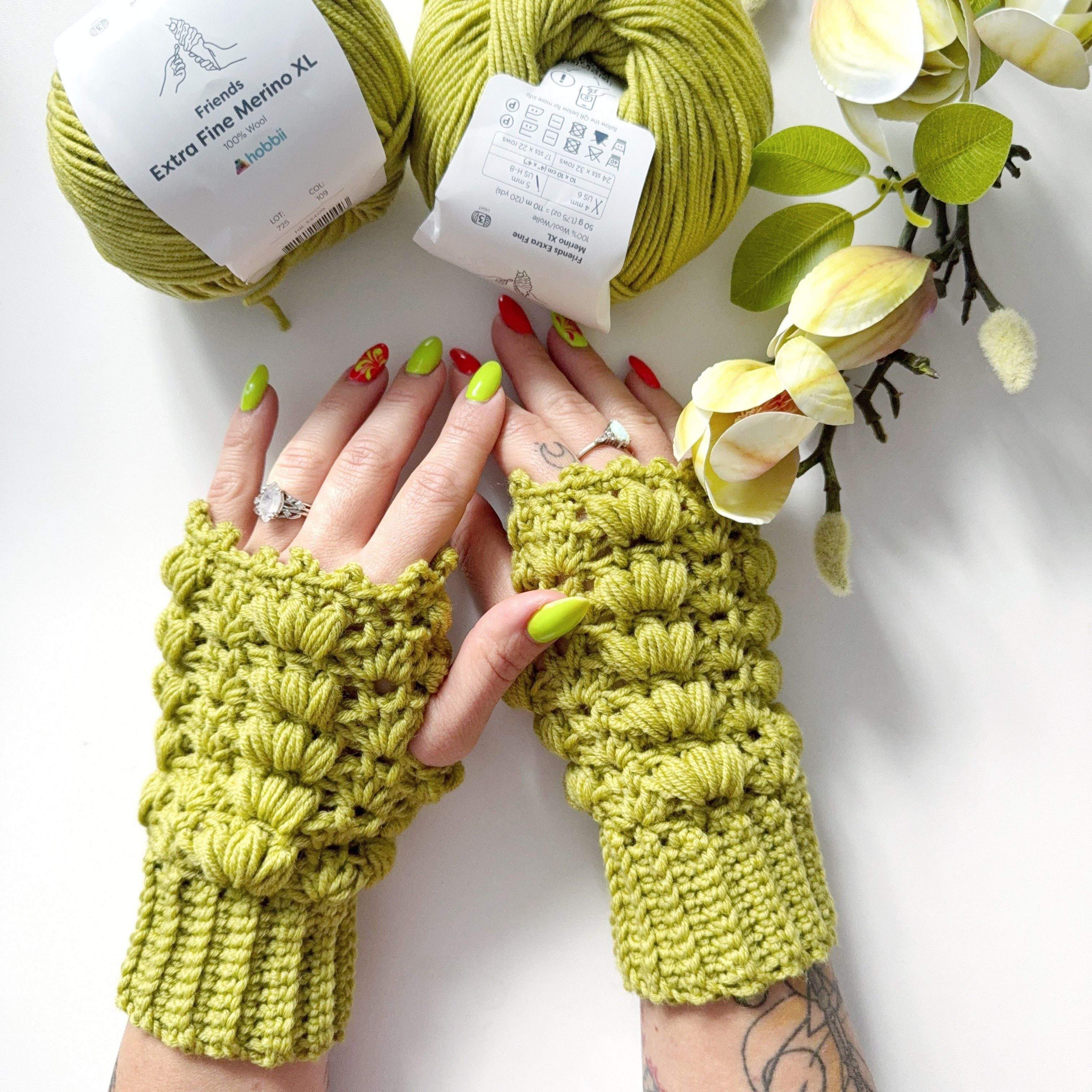 Amarië - Fingerless Gloves - Image 2