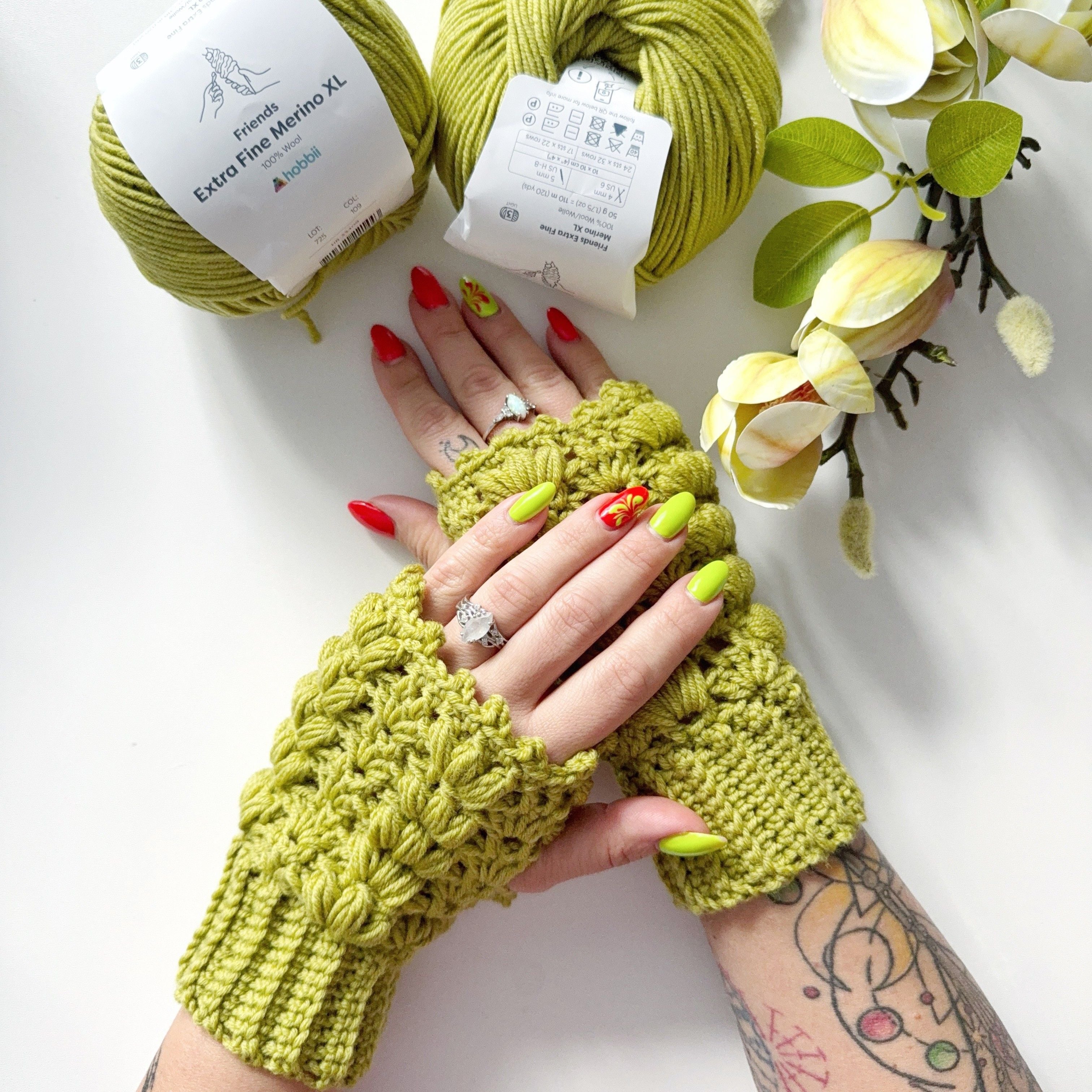 Amarië - Fingerless Gloves - Image 4