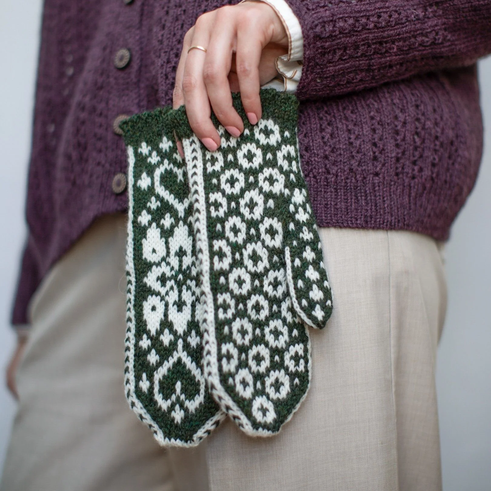 Powder Flower - Mittens - Image 2