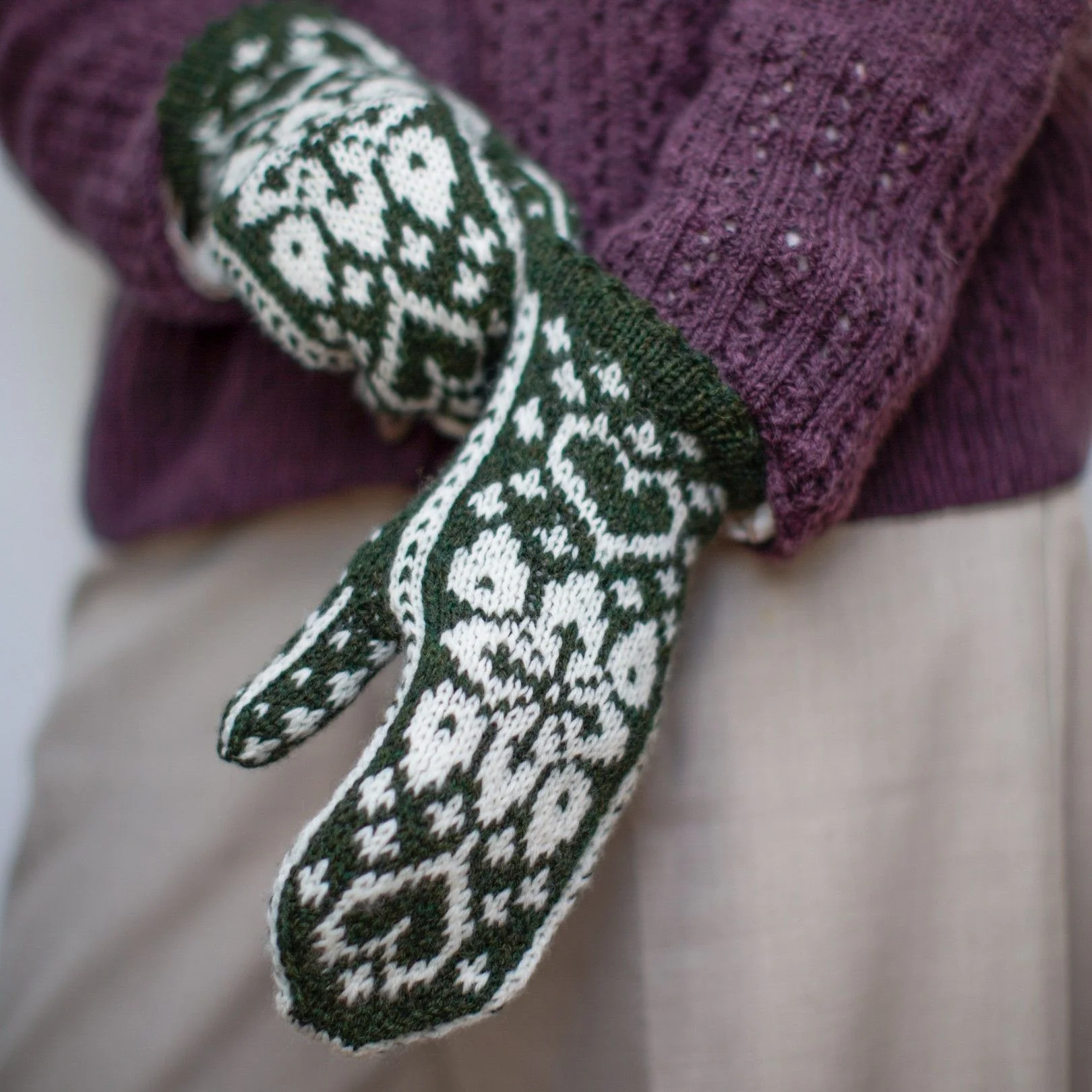 Powder Flower - Mittens - Image 3