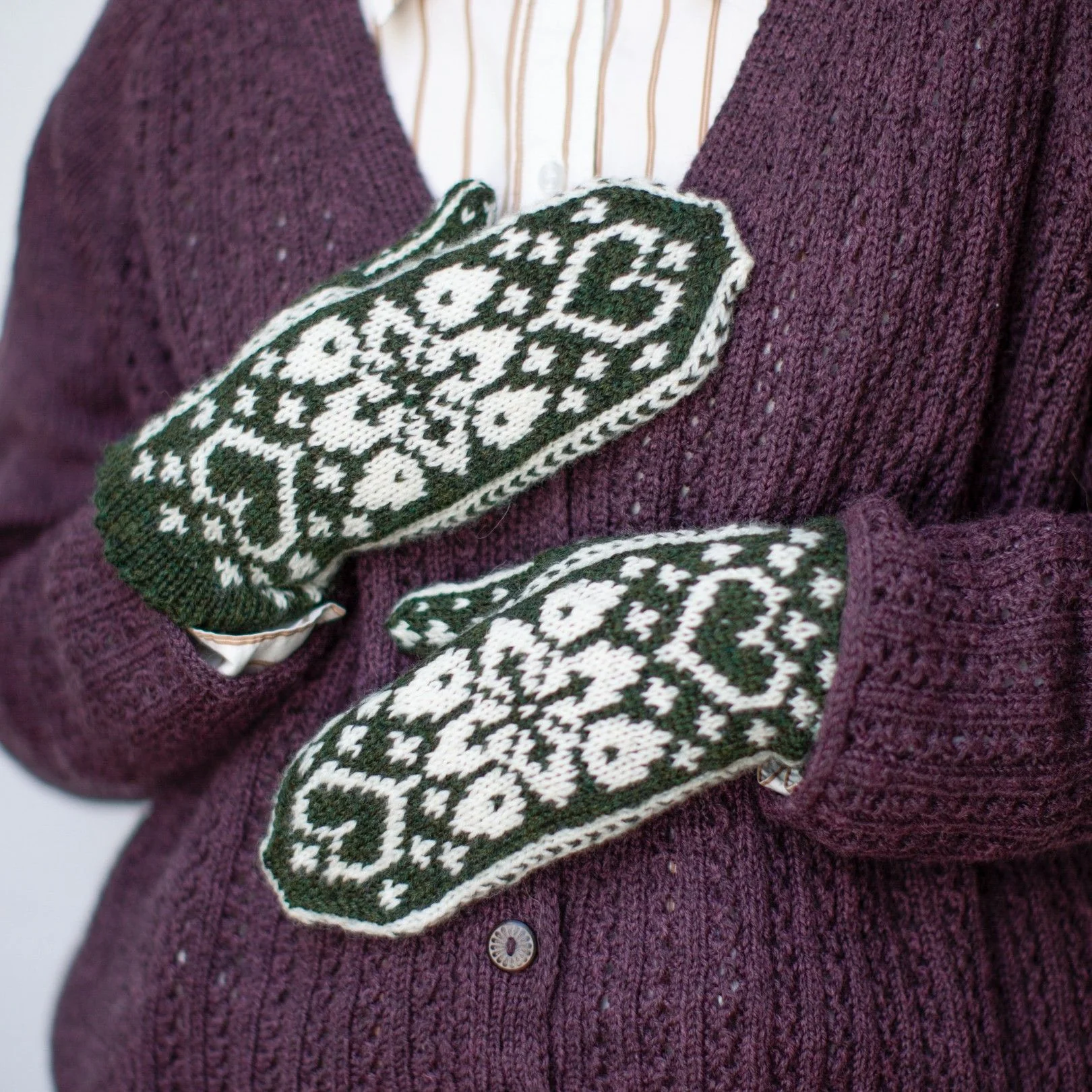 Powder Flower - Mittens - Image 4