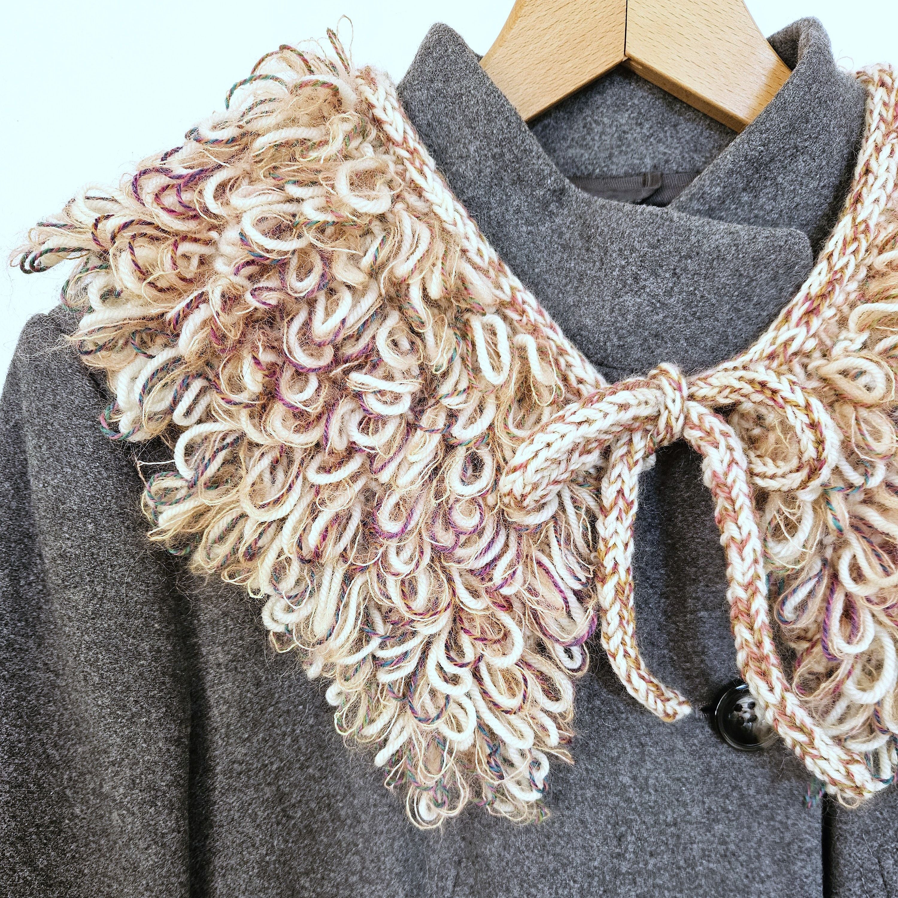 Den Glade Krave - Decorative collar in loop stitch - Image 3